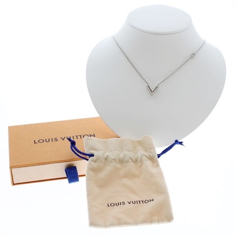 Louis Vuitton Essential v supple necklace (M63197) in 2023
